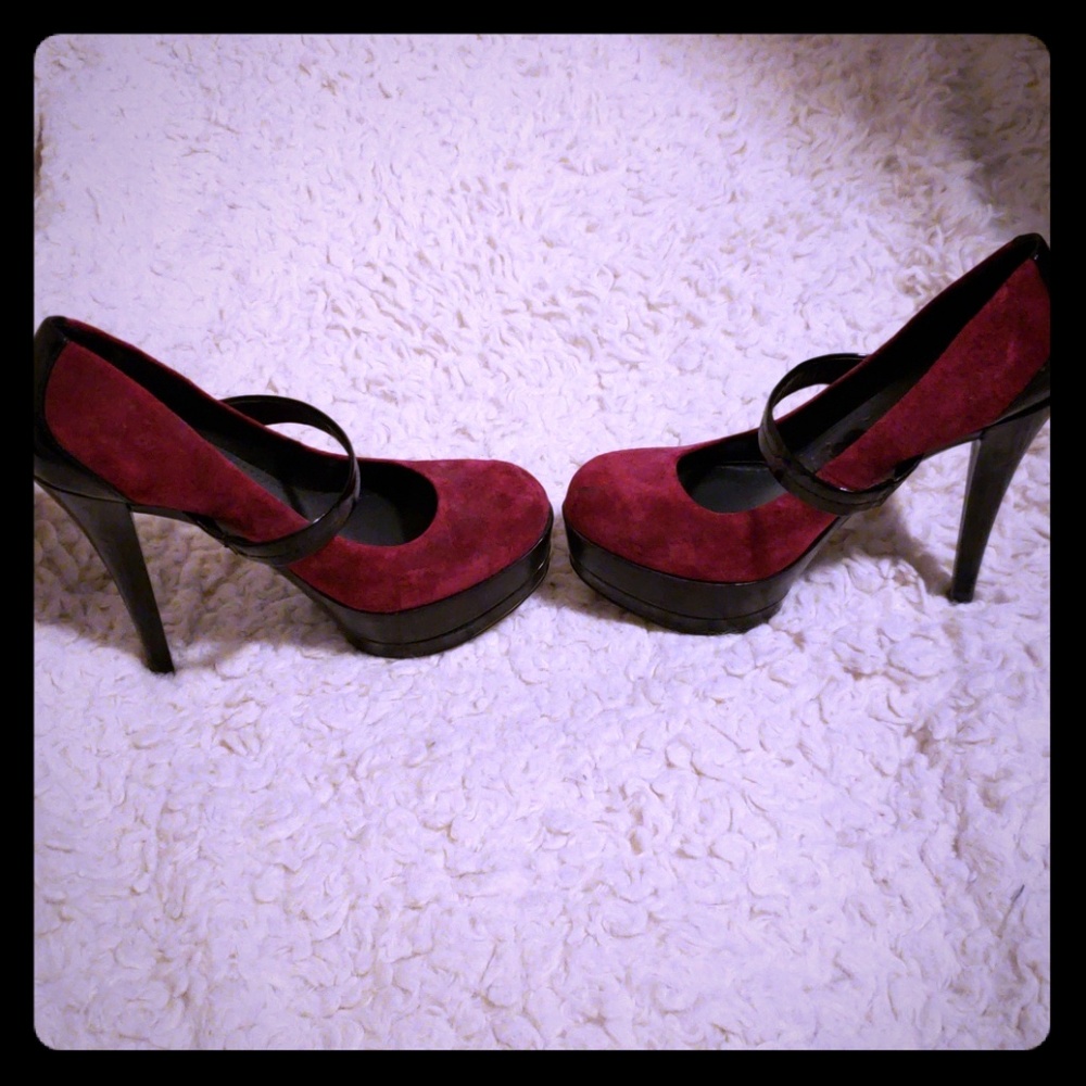 Jessica Simpson,  Size 7 Red Pumps